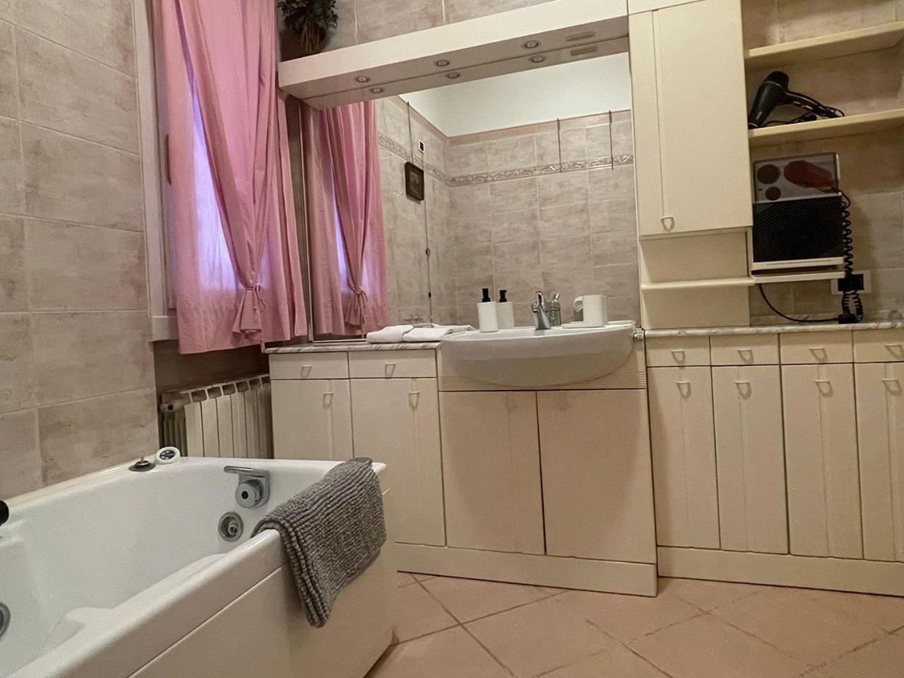 Villa Mario - Casa Vacanze Lavena Ponte Tresa Bagian luar foto